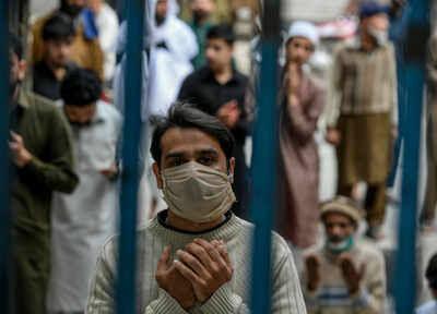 پاکستان تا اواسط خرداد درگیر کرونا است